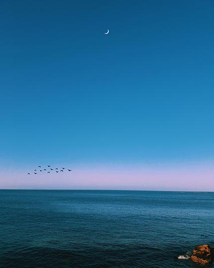 پکیج 10 عددی تصویر زمینه با کیفیت HD و زیبای ماه در آسمان برای گوشی آیفون