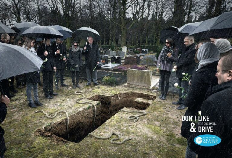 ایده تبلیغاتی خطرات گوشی در رانندگی