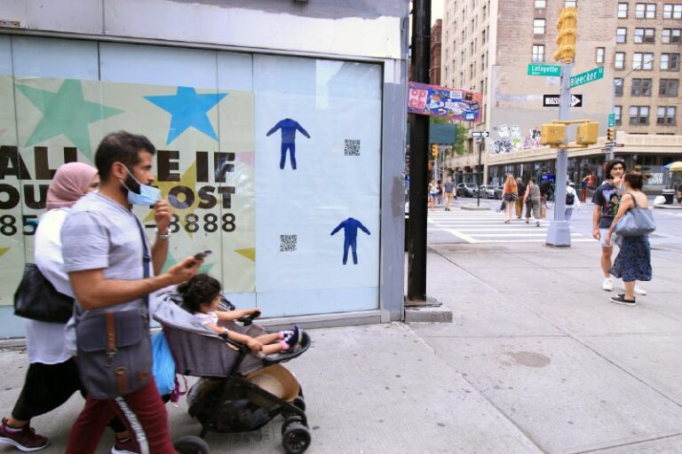 کمپین تبلیغاتی وضعیت سخت مسلمانان اویغور در اردوگاه‌ کار اجباری چین