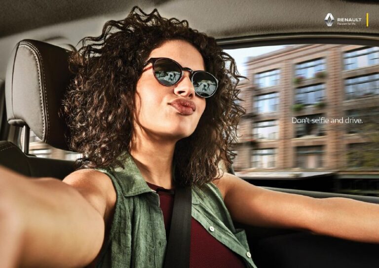 ایده تبلیغاتی خطرات سلفی درهنگام رانندگی