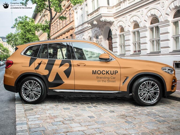 موکاپ بدنه ماشین در خیابان