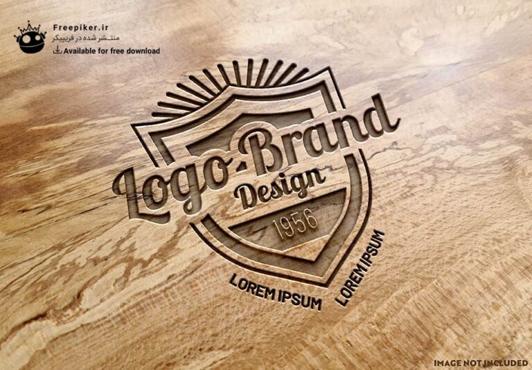 موکاپ لوگوی حک شده روی صفحه چوبی