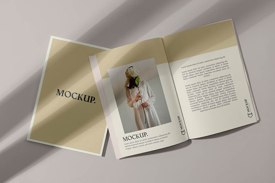 موکاپ جلد رو و صفحه داخلی مجله فشن و لباس در زیر سایه افقی