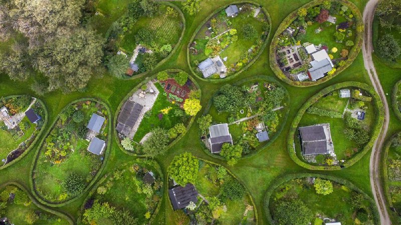 آگهی تبلیغاتی خلاقانه جذابترین باغ-خانه‌های دنیا