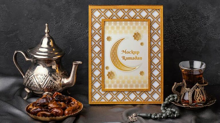 موکاپ تابلو در فضای ماه رمضان